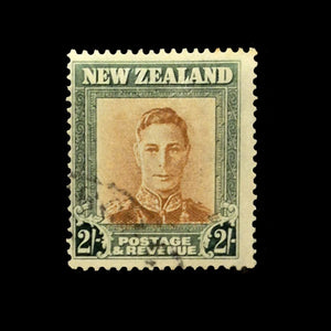 NEW ZEALAND 1947 2/- ORANGE/GREEN KGVI VFU